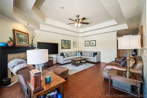 Living - 3209 E 84th St, Tulsa, OK 74137 photo 2 of 4