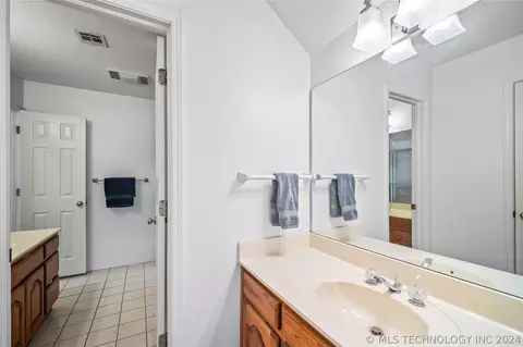 Bath - 3209 E 84th St, Tulsa, OK 74137 photo 4 of 5