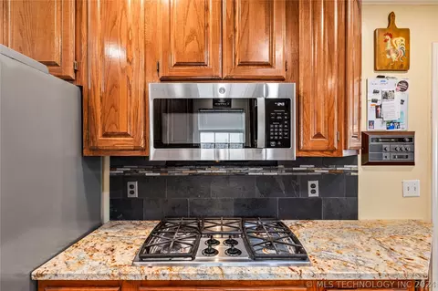 Kitchen - 3209 E 84th St, Tulsa, OK 74137 photo 5 of 7