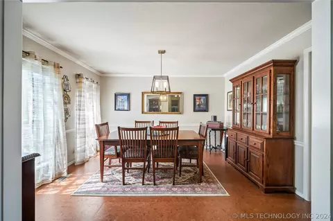 Dining - 3209 E 84th St, Tulsa, OK 74137 photo 1 of 2