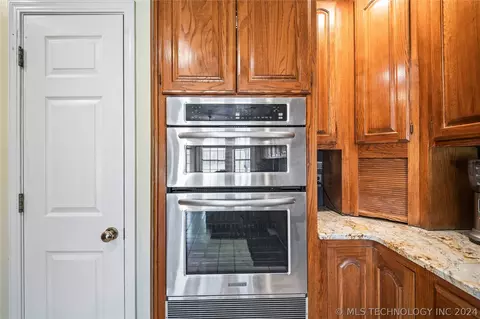 Kitchen - 3209 E 84th St, Tulsa, OK 74137 photo 4 of 7