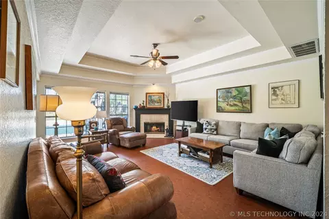 Living - 3209 E 84th St, Tulsa, OK 74137 photo 1 of 4