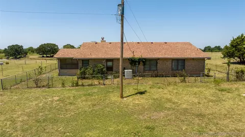 Exterior - 6380 Lowe Lake Rd, Davis, OK 73030 photo 4 of 6