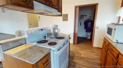 Kitchen - 6380 Lowe Lake Rd, Davis, OK 73030 photo 1 of 3