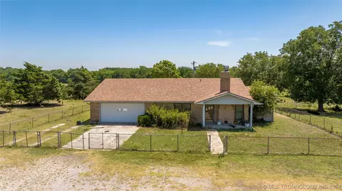 Exterior - 6380 Lowe Lake Rd, Davis, OK 73030 photo 6 of 6