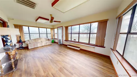 Bedroom - 6380 Lowe Lake Rd, Davis, OK 73030 photo 1 of 3