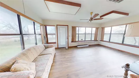 Living - 6380 Lowe Lake Rd, Davis, OK 73030 photo 3 of 3