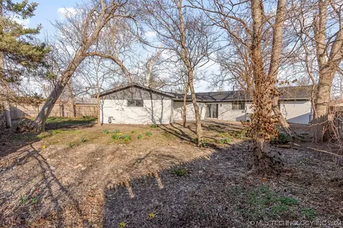 Exterior - 8266 E 33rd Pl, Tulsa, OK 74145 photo 8 of 8