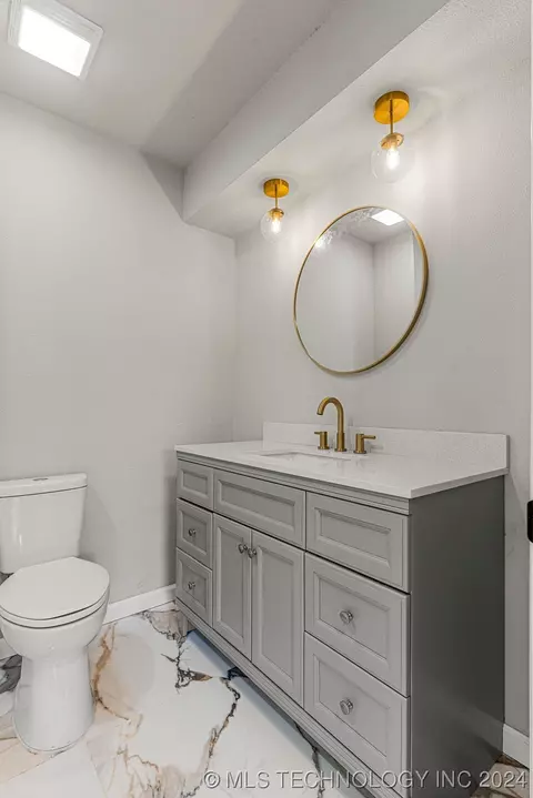 Bath - 8266 E 33rd Pl, Tulsa, OK 74145 photo 6 of 6