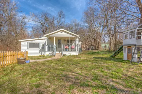 601 S Old Main St, Coweta, OK 74429