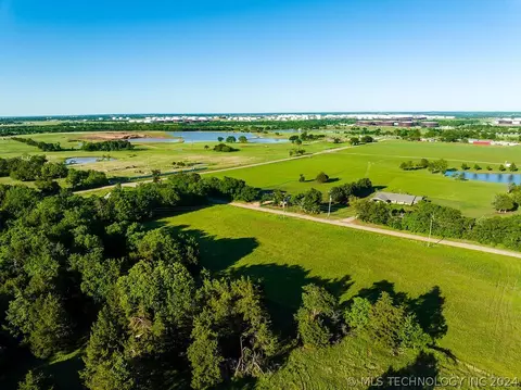 7 N 49th Rd, Cushing, OK 74023 photo 5
