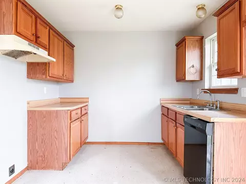 205 E Main St, Centrahoma, OK 74534 photo 6