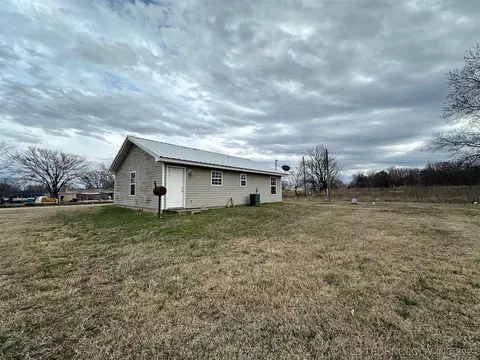 205 E Main St, Centrahoma, OK 74534 photo 37