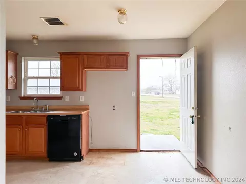 205 E Main St, Centrahoma, OK 74534 photo 34