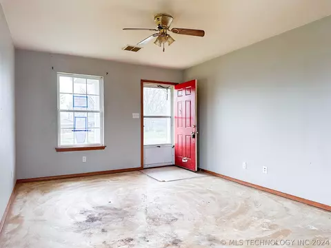 205 E Main St, Centrahoma, OK 74534 photo 11