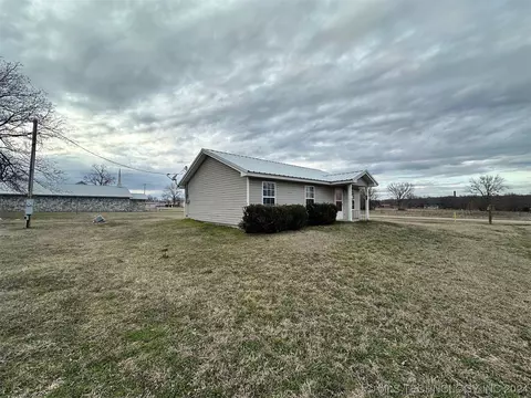205 E Main St, Centrahoma, OK 74534 photo 2