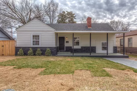 4628 E 14th Pl, Tulsa, OK 74112 photo 1