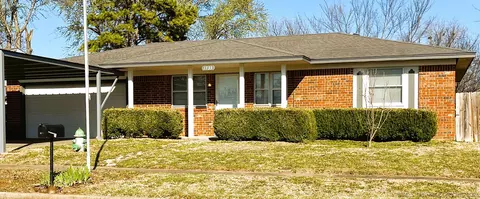 1733 Southridge Dr, Pryor, OK 74361