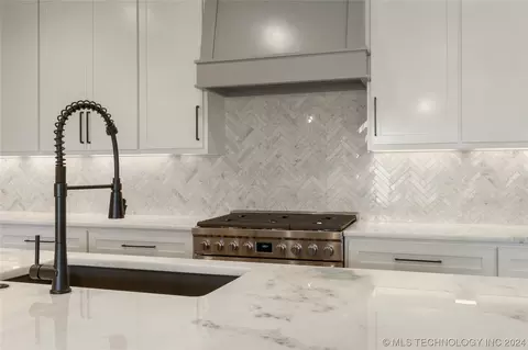 Kitchen - 1111 E 38th St, Tulsa, OK 74105 photo 8 of 8