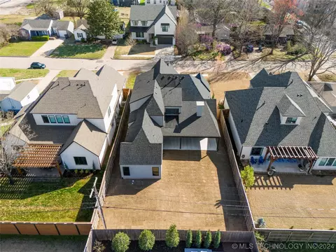Exterior - 1111 E 38th St, Tulsa, OK 74105 photo 4 of 7