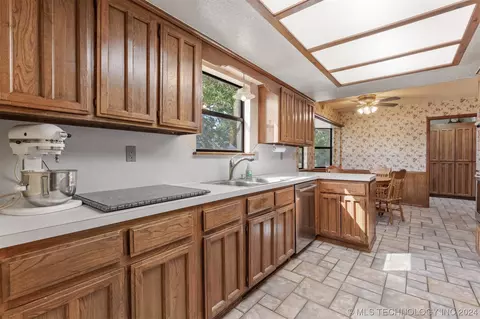 13405 E 40th Pl, Tulsa, OK 74134 photo 9