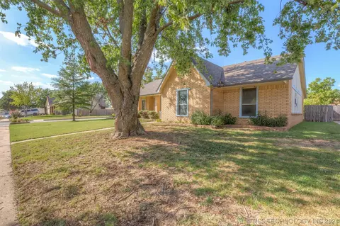 13405 E 40th Pl, Tulsa, OK 74134 photo 2