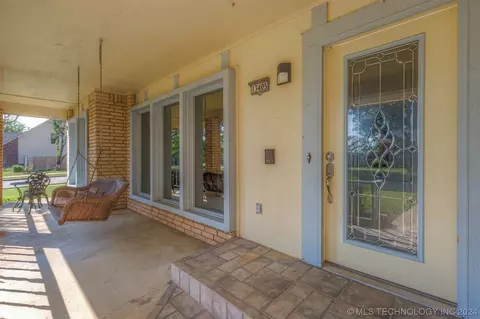 13405 E 40th Pl, Tulsa, OK 74134 photo 4