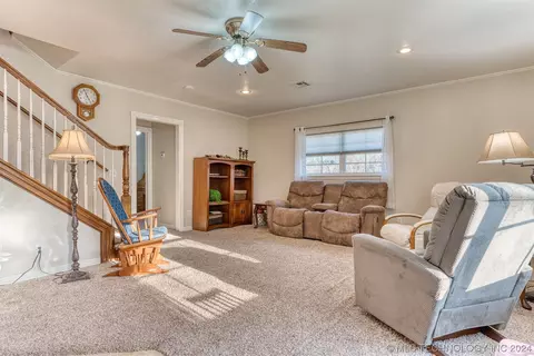 Living - 3720 E 116th St, Perkins, OK 74059 photo 2 of 4