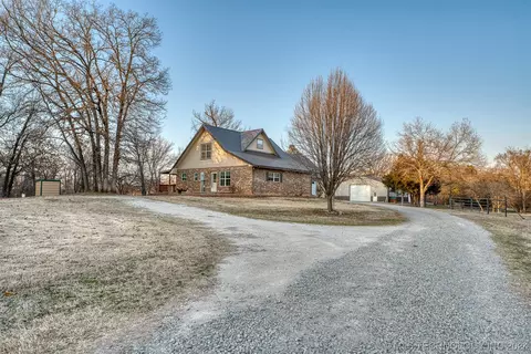 Exterior - 3720 E 116th St, Perkins, OK 74059 photo 4 of 12