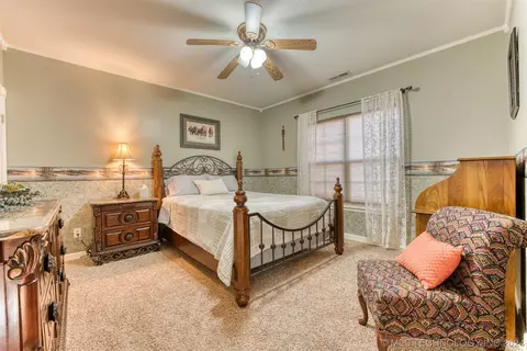 Bedroom - 3720 E 116th St, Perkins, OK 74059 photo 3 of 10