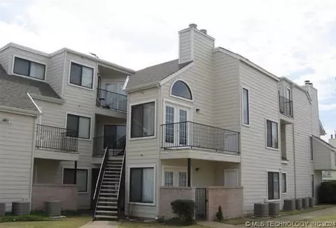 1904 E 66th Place 308, Tulsa, OK 74136 photo 2