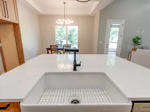 Kitchen - 1213 S Monte Vis, Ada, OK 74820 photo 4 of 6