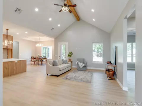 Living - 1213 S Monte Vis, Ada, OK 74820 photo 2 of 4