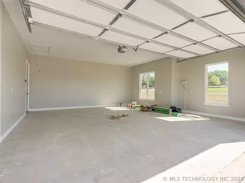 Exterior - 1213 S Monte Vis, Ada, OK 74820 photo 5 of 8