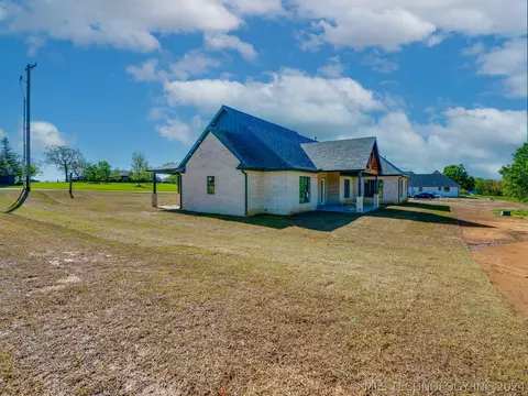 Exterior - 1213 S Monte Vis, Ada, OK 74820 photo 8 of 8
