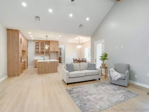 Living - 1213 S Monte Vis, Ada, OK 74820 photo 3 of 4