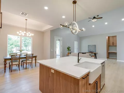 Kitchen - 1213 S Monte Vis, Ada, OK 74820 photo 3 of 6