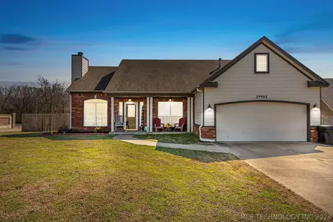 29902 E 140th Pl S, Coweta, OK 74429