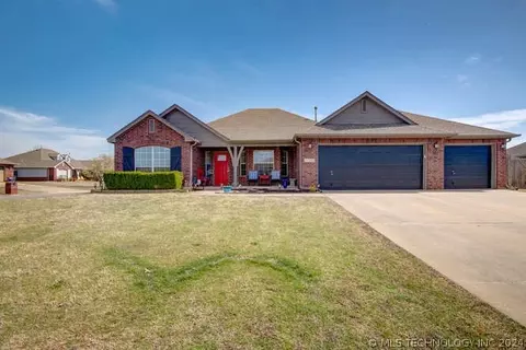 11205 S 275th East Ave, Coweta, OK 74429