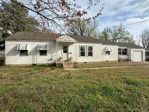 Exterior - 1242 E 3rd St, Cushing, OK 74023 photo 10 of 12