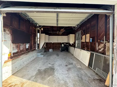 Exterior - 1242 E 3rd St, Cushing, OK 74023 photo 4 of 12