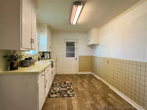 Kitchen - 1242 E 3rd St, Cushing, OK 74023 photo 2 of 3