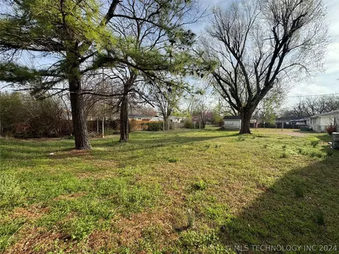 View/Area - 1242 E 3rd St, Cushing, OK 74023 photo 2 of 2