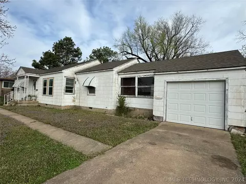 Exterior - 1242 E 3rd St, Cushing, OK 74023 photo 11 of 12