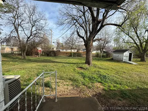 View/Area - 1242 E 3rd St, Cushing, OK 74023 photo 1 of 2
