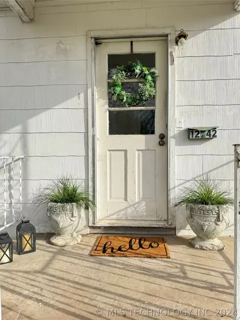 Entry Way - 1242 E 3rd St, Cushing, OK 74023 photo 1 of 4