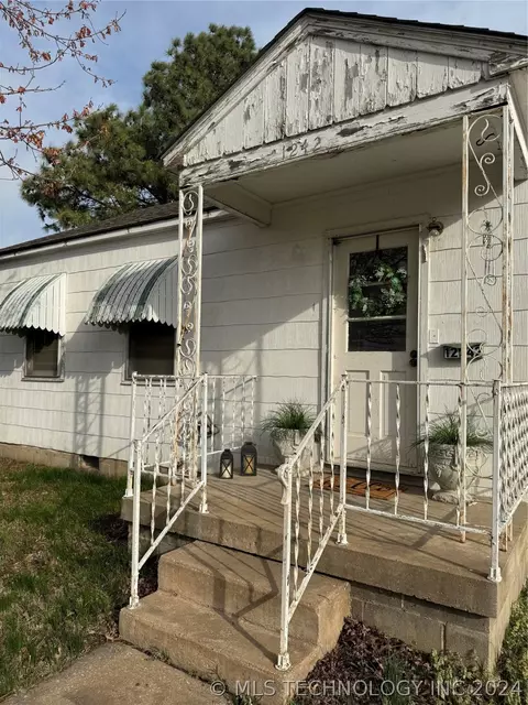 Exterior - 1242 E 3rd St, Cushing, OK 74023 photo 2 of 12