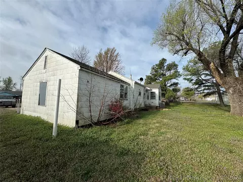 Exterior - 1242 E 3rd St, Cushing, OK 74023 photo 3 of 12
