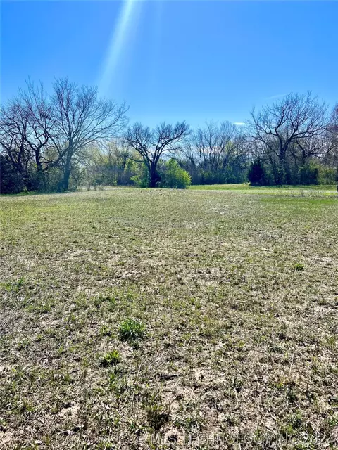 Green Meadow Drive, Checotah, OK 74426 photo 3