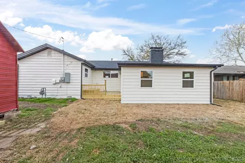 Exterior - 6765 E 28th St, Tulsa, OK 74129 photo 6 of 9